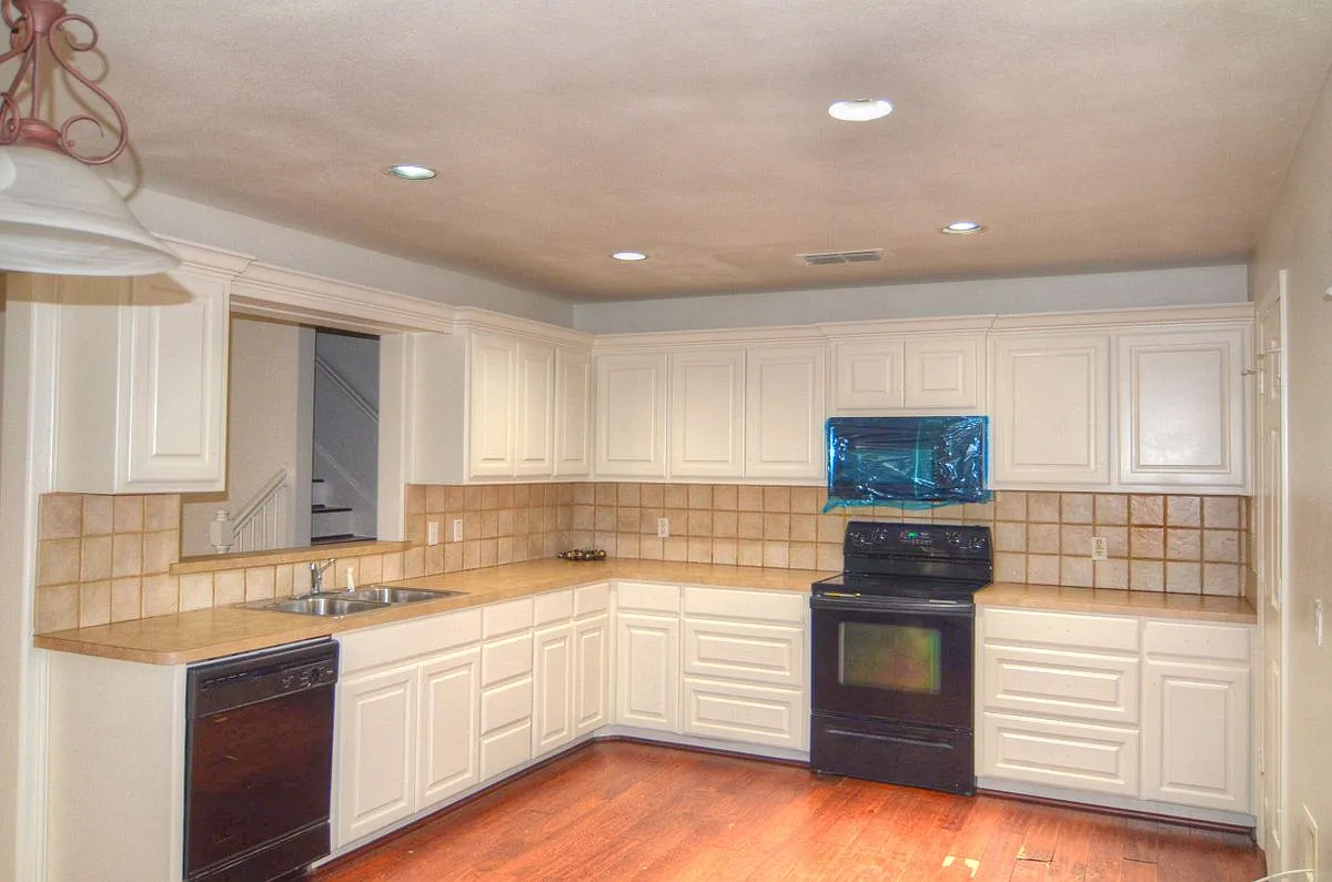 2 bed, 1.5 bath, 1425 sqft, $1,750 — Photo 4