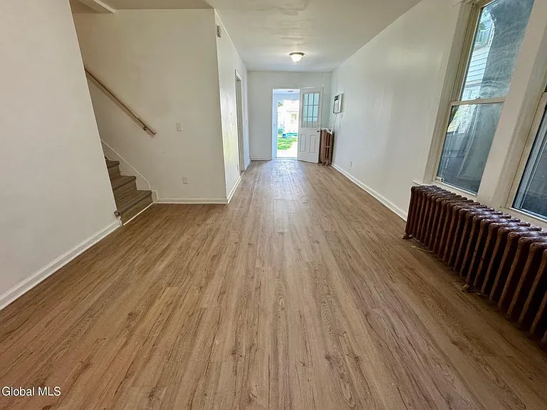 495 Morris St — Photo 16