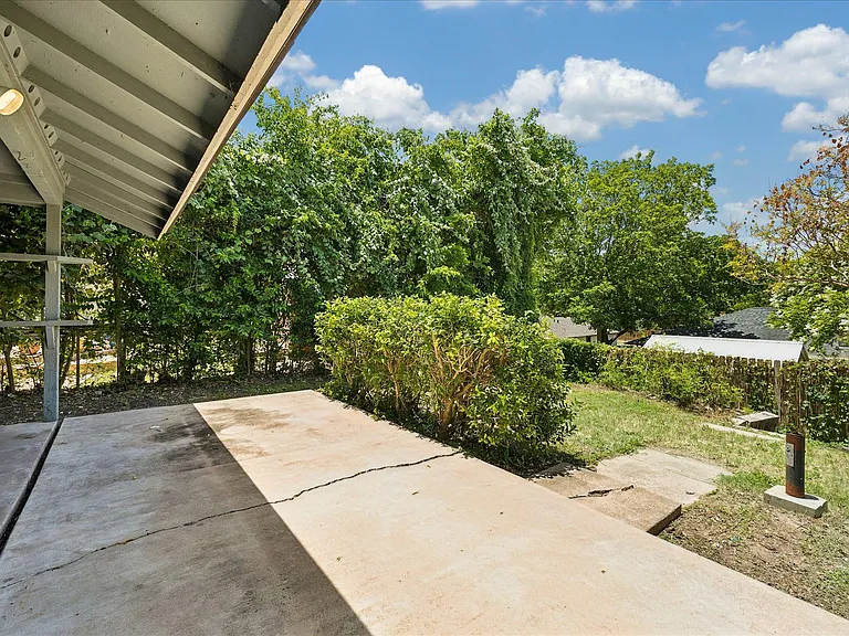 10010 Faylin Dr — Photo 25