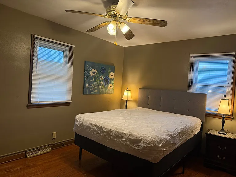 2033 Sharwood Dr NE — Photo 13