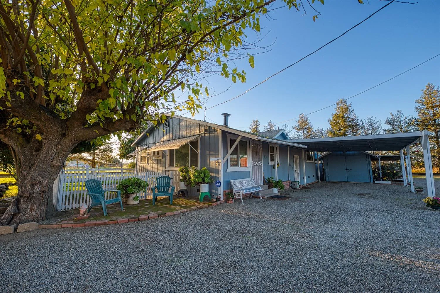 867 Olive Ave photo 1