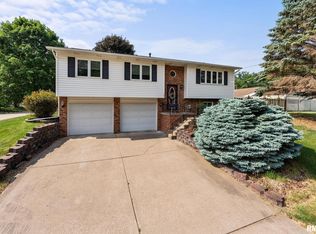 1007 7th St, Hampton, IL 61256