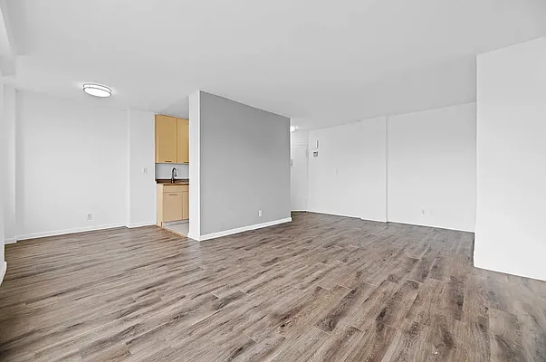 Rented by REAL New York | media 24