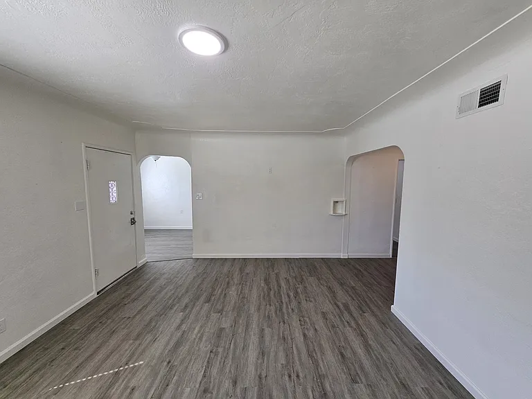516 S Veach Ave — Photo 12
