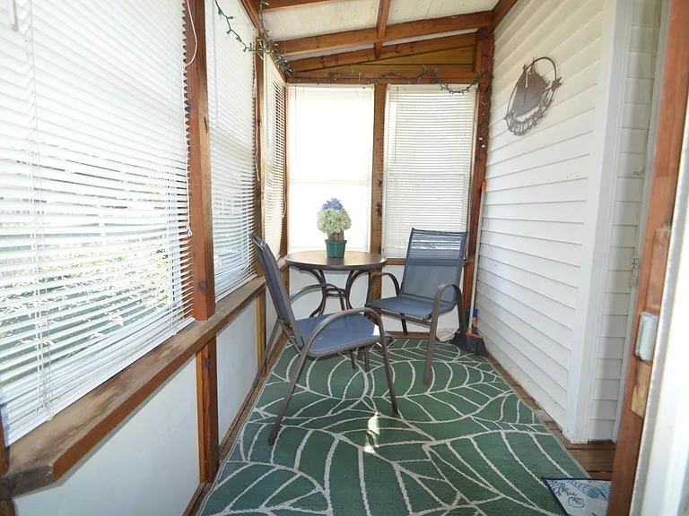 28 Merton Rd #2 — Photo 9