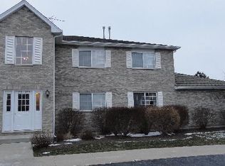 803 Constance Ln, Sycamore, IL 60178