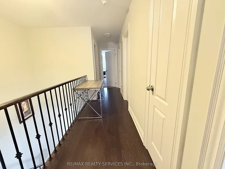29 Lady Evelyn Cres — Photo 12