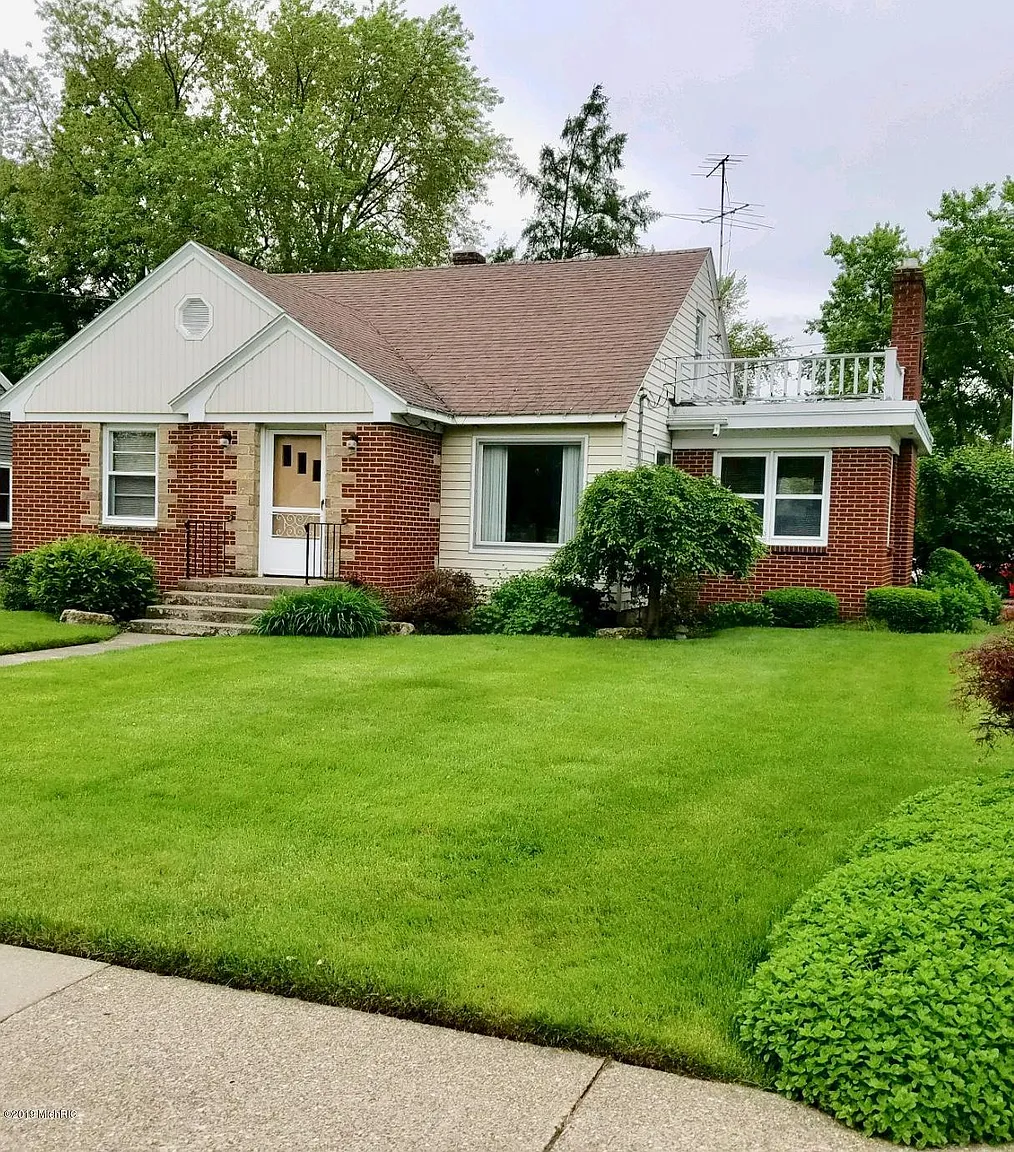 3635 Prairie St SW photo 1