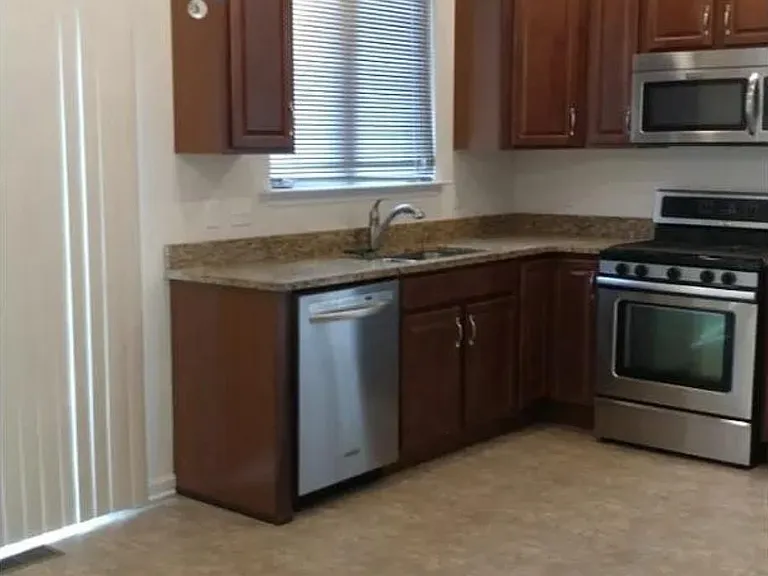 361 Northhampton Way — Photo 5