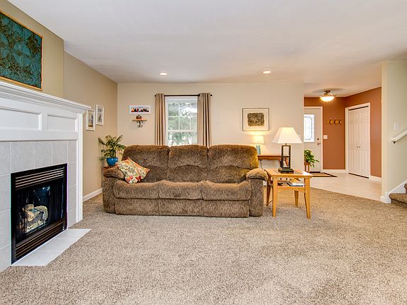 3rd image of 4883 Stewart Ave