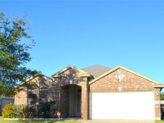 4th image of 704 Coastal Dr