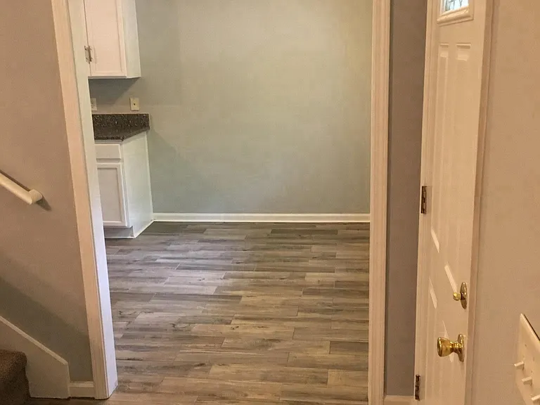 Eat-in kitchen area
