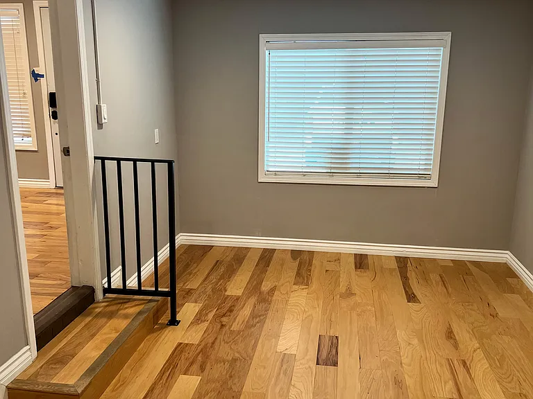 7019 Jamieson Ave — Photo 14