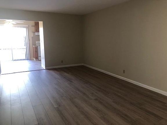 5th image of 103 Winslow Ct