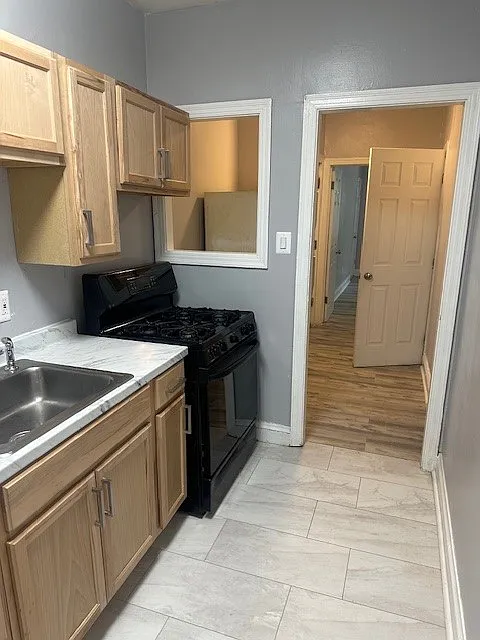 2 bed, 850 sqft, $1,595 — Photo 3