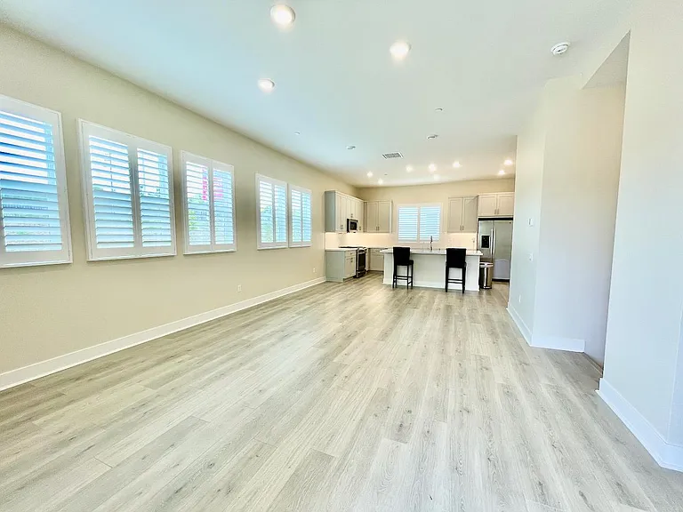1692 Enterprise Dr — Photo 3