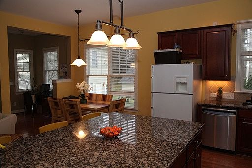 4th image of 105 Mills Ln