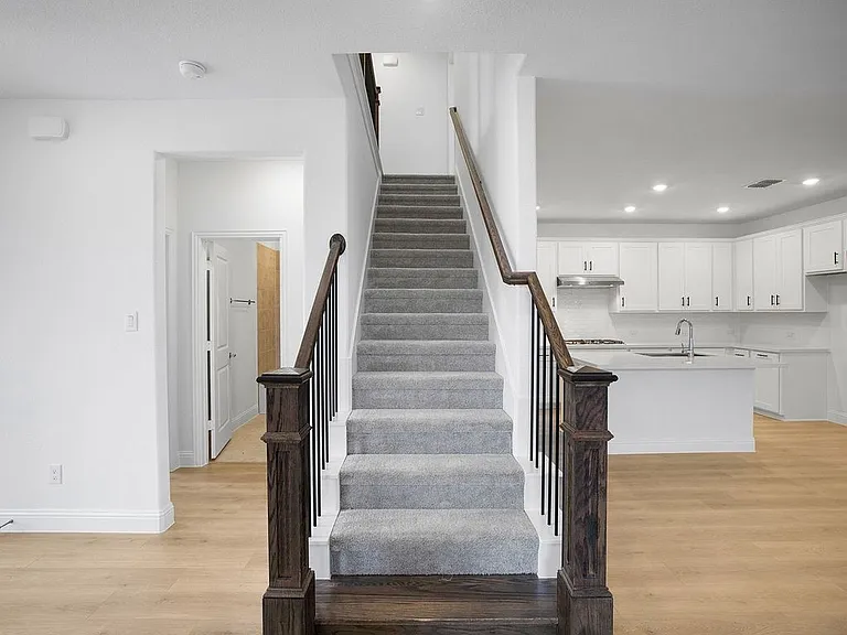 3301 Little Bluestem Rd — Photo 10