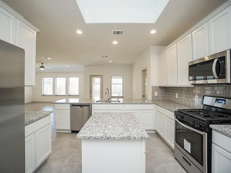 3318 Parker Trace Dr — Photo 16