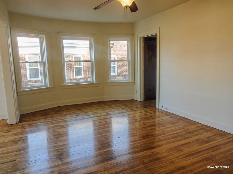 1544 E Broad St — Photo 40