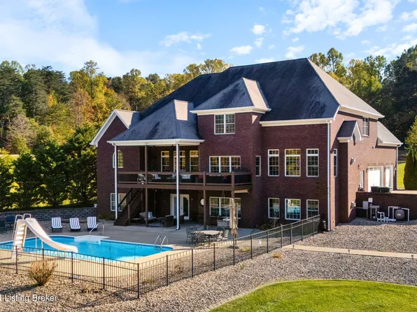 878 Woodsdale Farm Dr, Shepherdsville, KY 40165