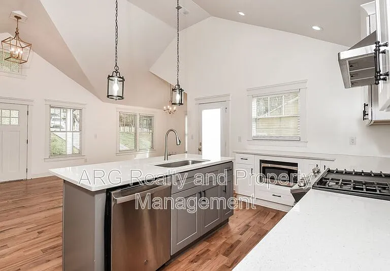 2215 Lang Dr SW — Photo 23