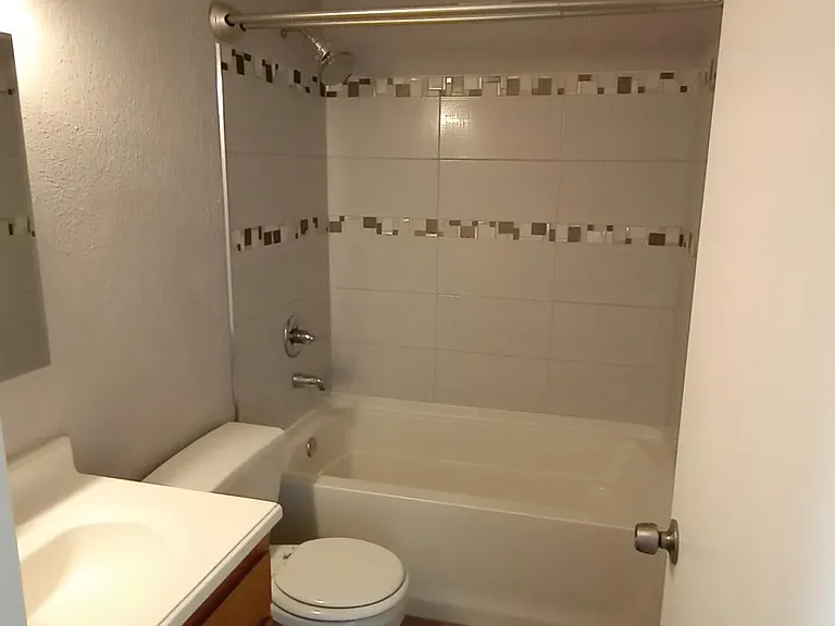 1141 Arthur St #3 — Photo 7