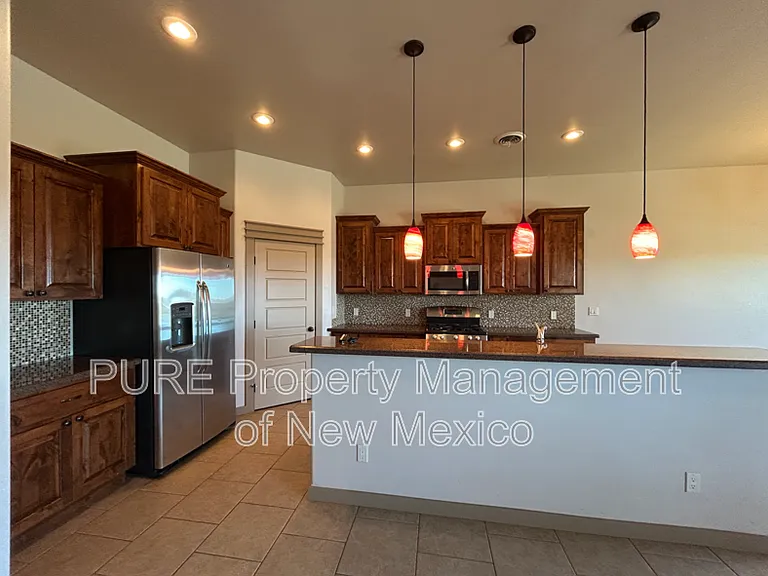 2805 Rabbitbrush Dr — Photo 3