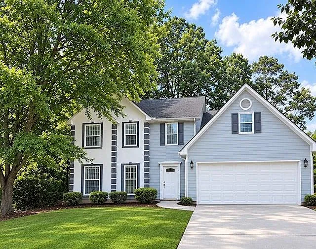 4 bed, 2.5 bath, 2726 sqft, $2,000 — Photo 1
