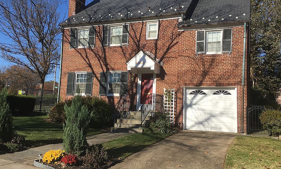 Well maintained colonial