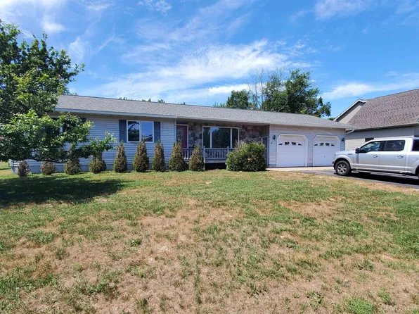 230 Aspen Dr, Ishpeming, MI 49849