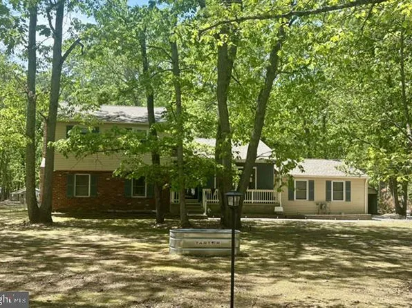 28 Elmwood Dr, Tabernacle, NJ 08088