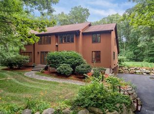 11 Berkeley Ln, Andover, MA 01810