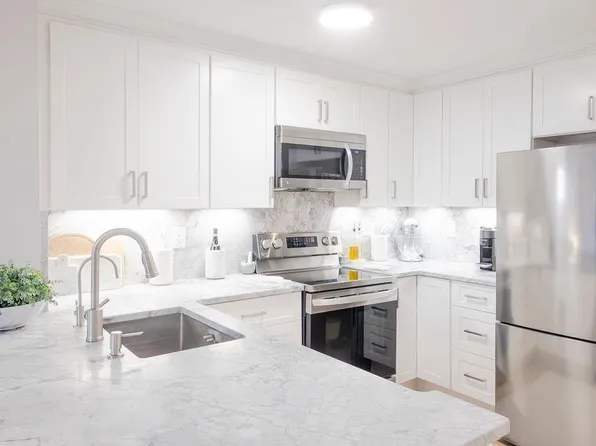 26 Avenue At Port Imperial image 4 of 38