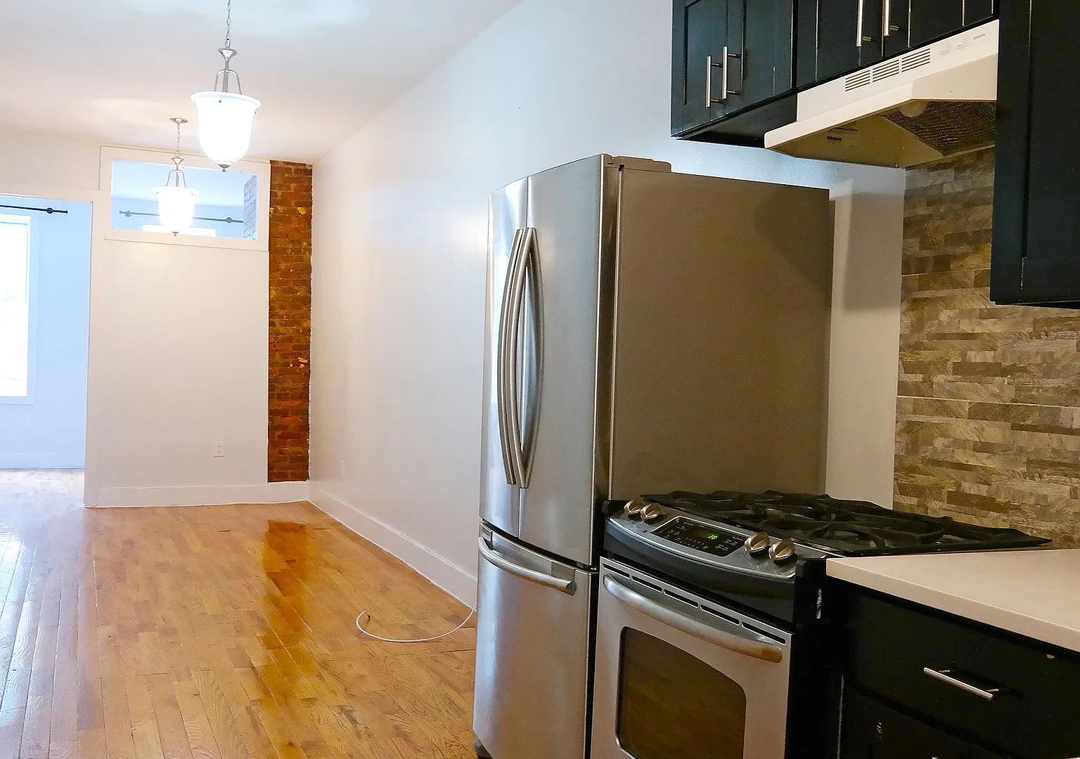 197 Irving Avenue — Photo 4