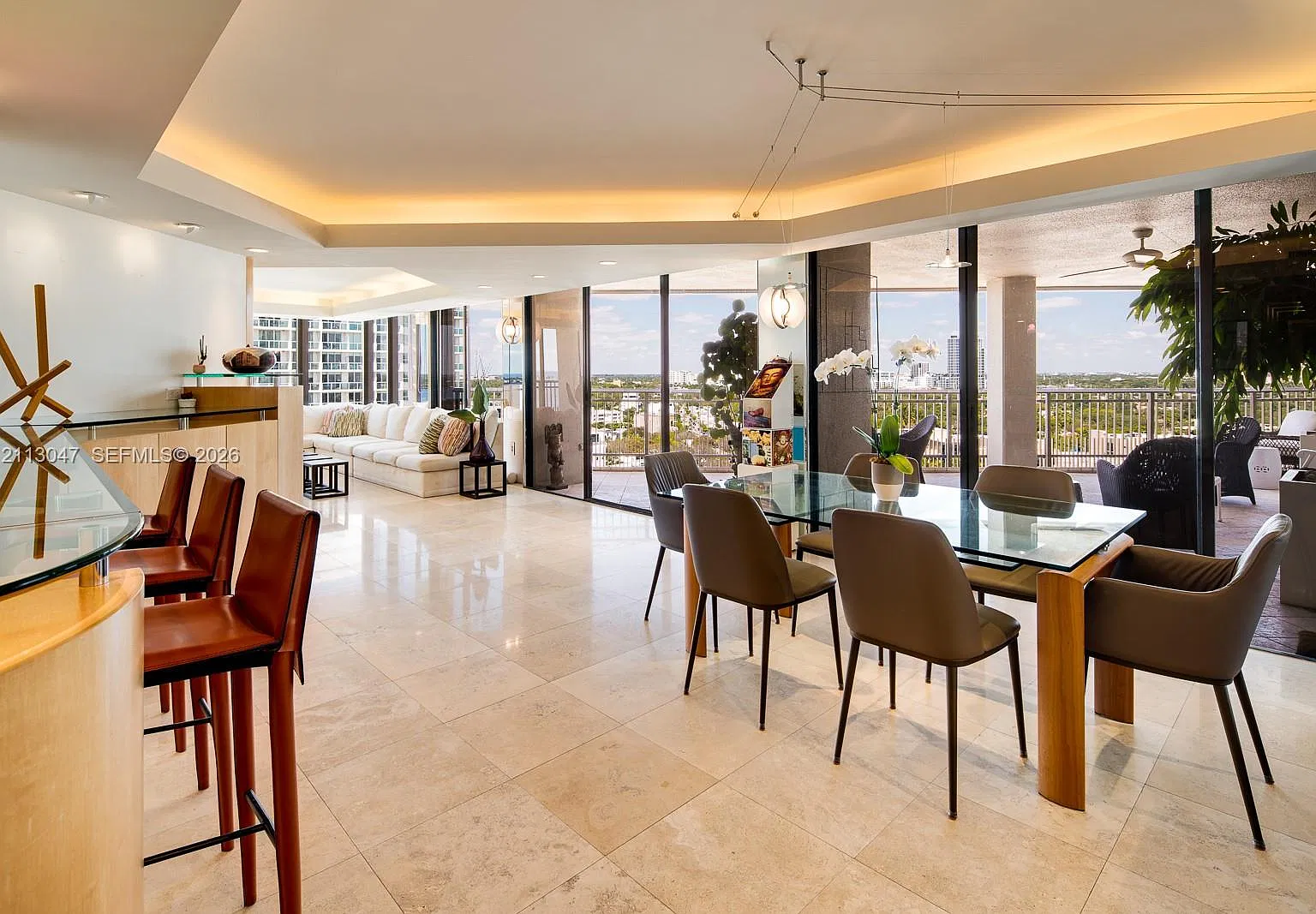 Yacht Harbour Condo — Photo 4