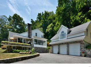 4 Elm Ct, Mahopac, NY 10541