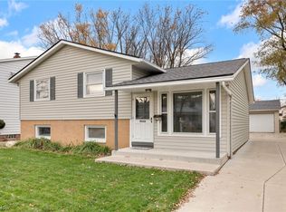 19532 Harsax Ave, Cleveland, OH