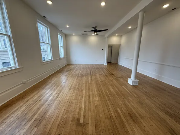 44 E Market St, Harrisonburg, VA 22801
