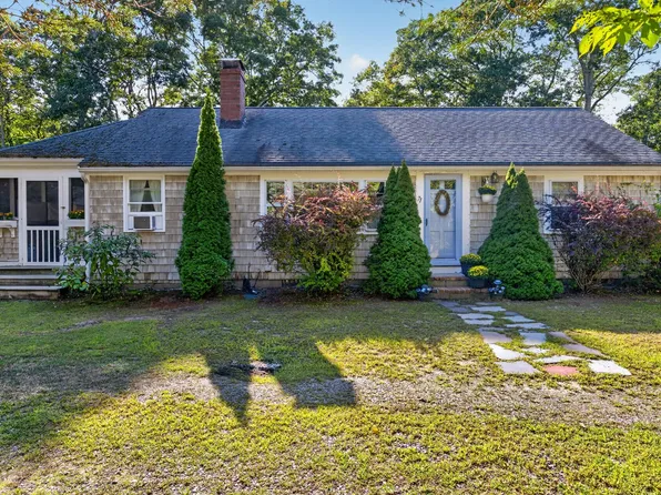 71 Homeport Dr, Hyannis, MA 02601