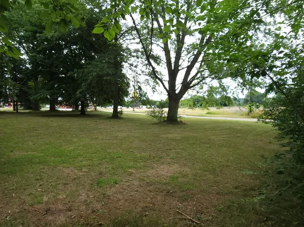 Ryno Rd, Coloma, MI 49038