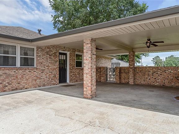 4th image of 2421 Blanchard Dr