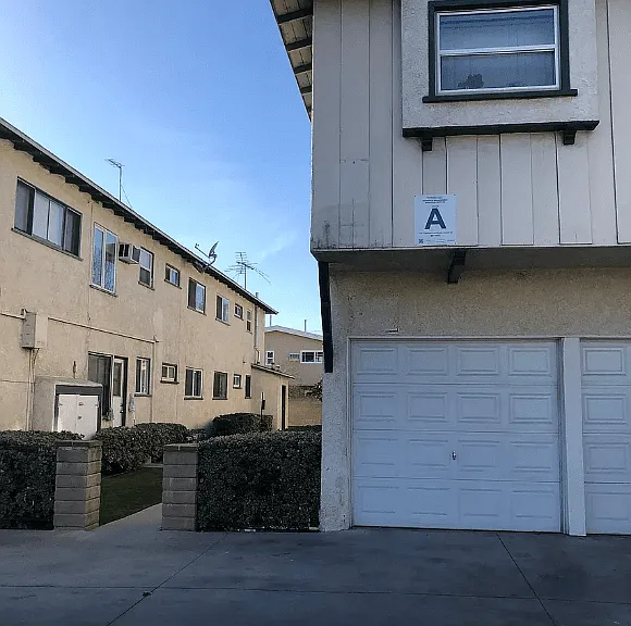 4839-51 Coldwater Canyon Ave — Photo 13
