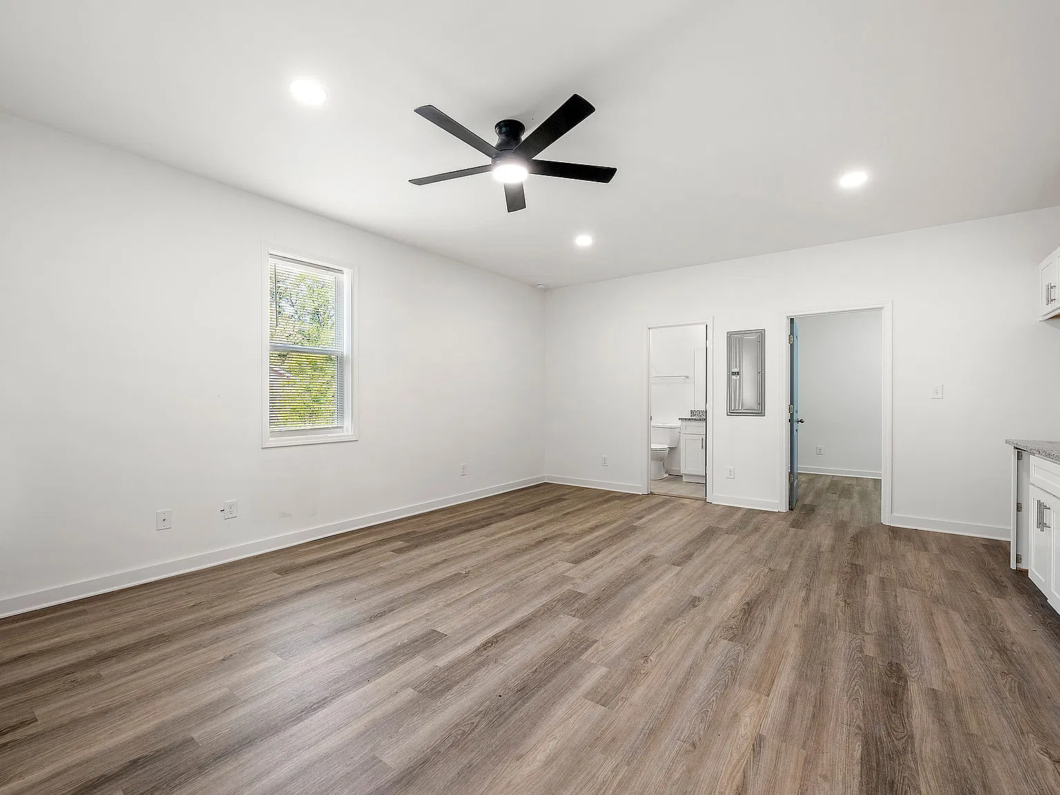 255 Love St SW — Photo 2