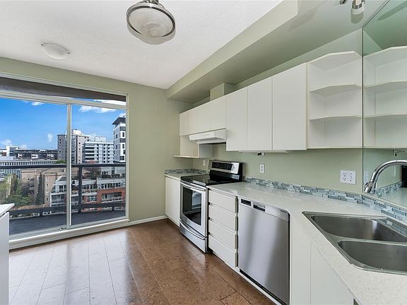 2nd image of 1020 View St #1004
