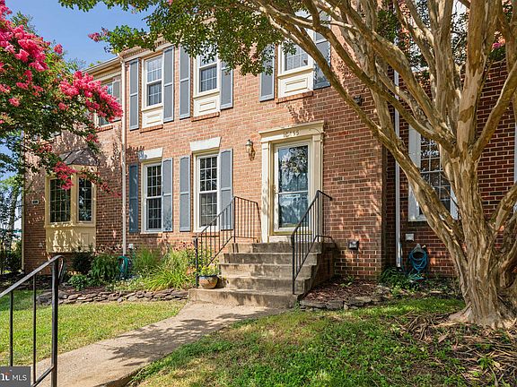 3rd image of 10455 White Granite Ct