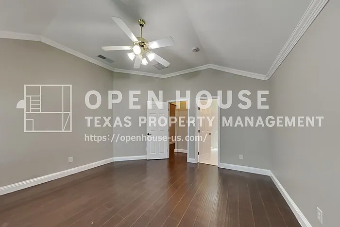617 Creek Point Dr — Photo 11