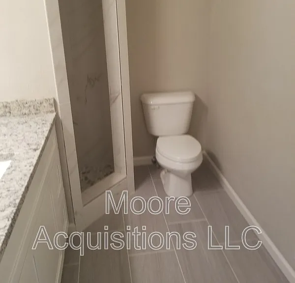 1833 Skyline Dr — Photo 5