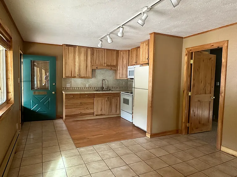 206 Railroad Ave #2 — Photo 3