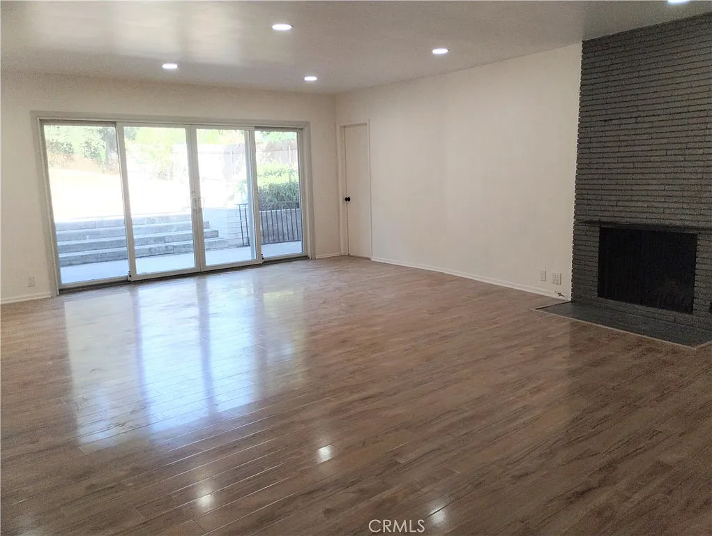 4 bed, 1.5 bath, 1432 sqft, $4,550 — Photo 4